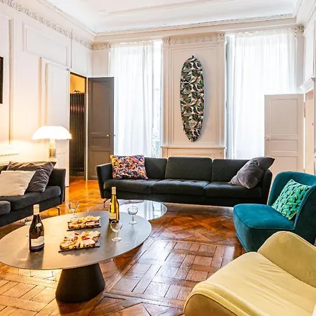 Le Saint Be Confort-centre-ville - 8 Voyageurs *