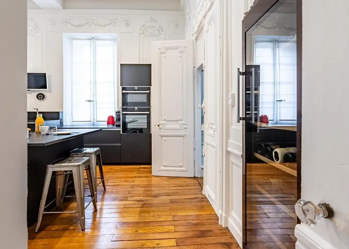 Apartamento Le Saint Be Confort-centre-ville - 8 Voyageurs Dijon