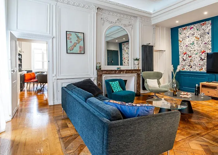 Le Saint Be Confort-centre-ville - 8 Voyageurs *